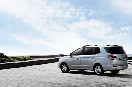Korando Turismo 4
